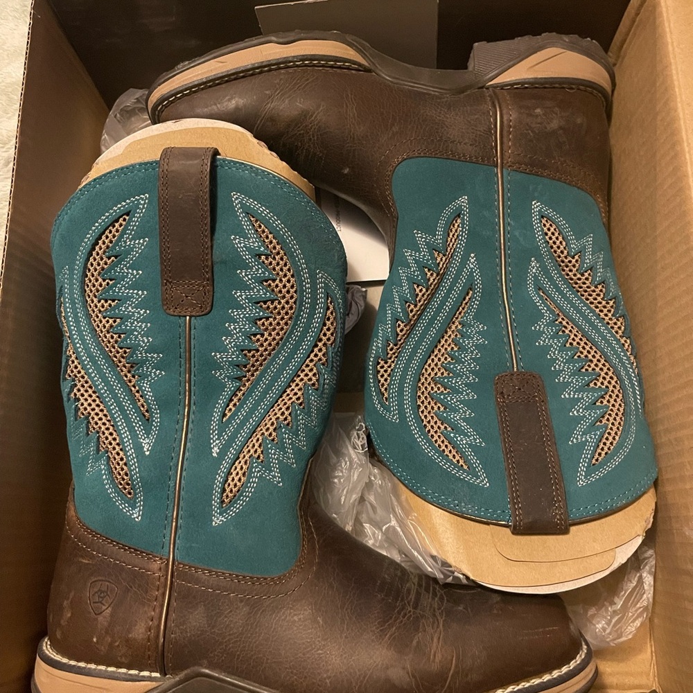 Ariat Women's Brown and Teal Western Boots - Picture 4 of 4